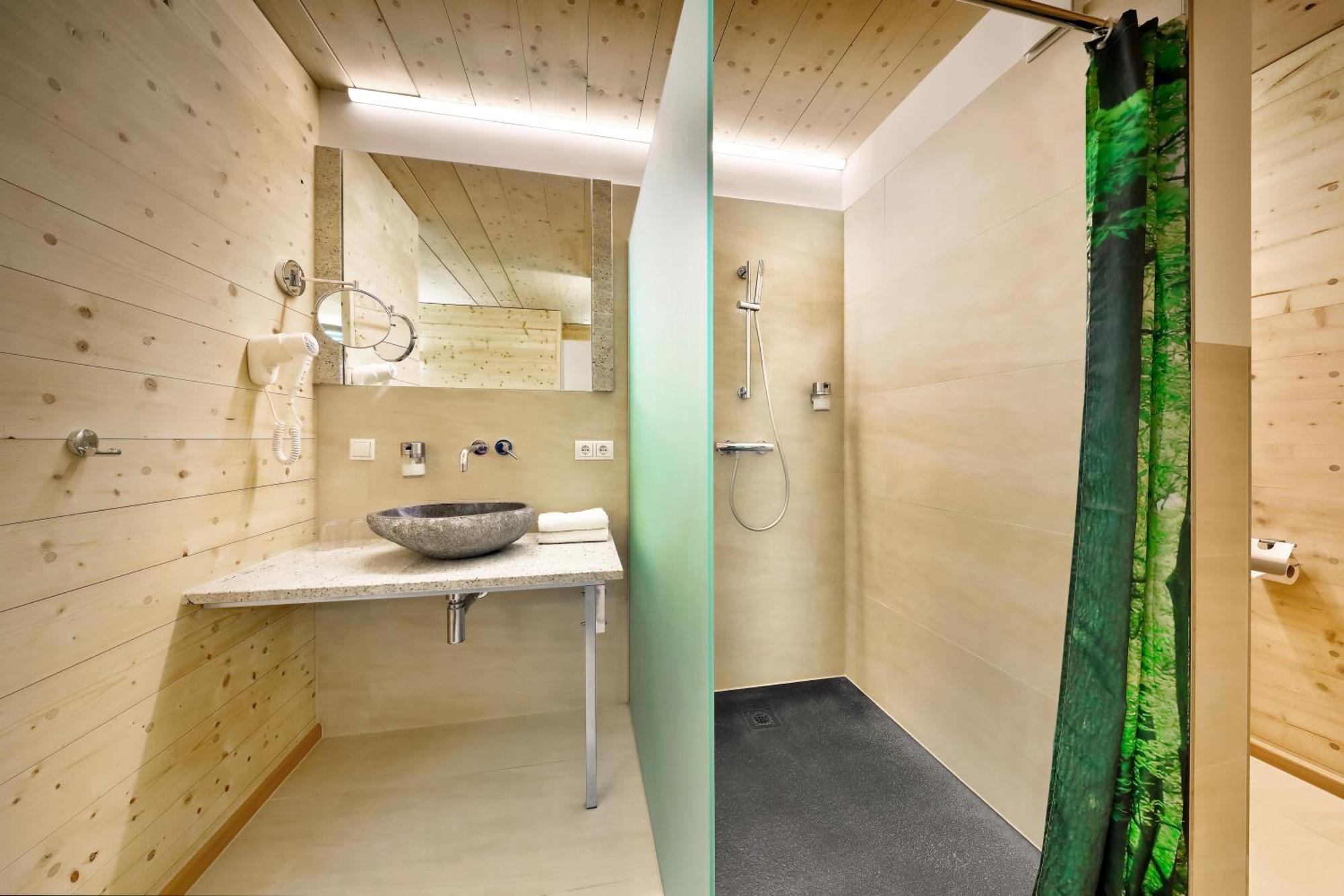 Hotel Mueller Cafe & Wein - Mondholzhotel Veitshöchheim Dış mekan fotoğraf