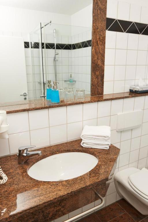 Hotel Mueller Cafe & Wein - Mondholzhotel Veitshöchheim Dış mekan fotoğraf