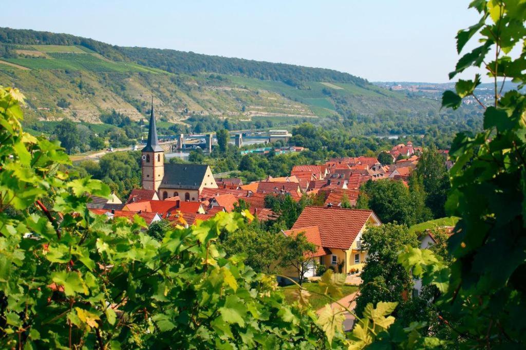 Hotel Mueller Cafe & Wein - Mondholzhotel Veitshöchheim Dış mekan fotoğraf