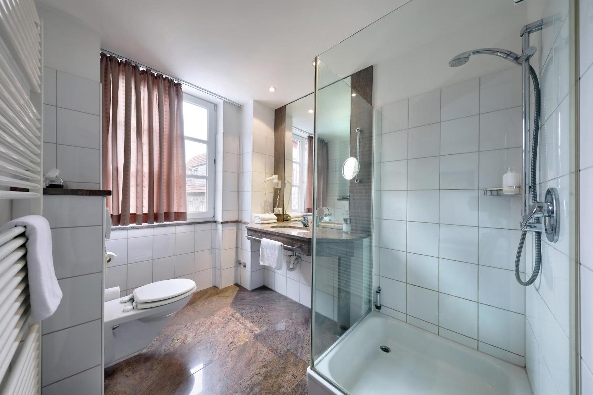 Hotel Mueller Cafe & Wein - Mondholzhotel Veitshöchheim Dış mekan fotoğraf